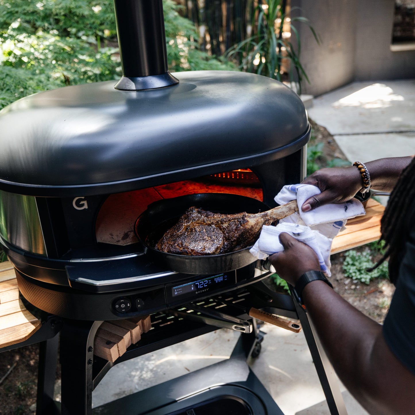 GOZNEY° Dome Gen 2 — Dual-Fuel Pizza Oven