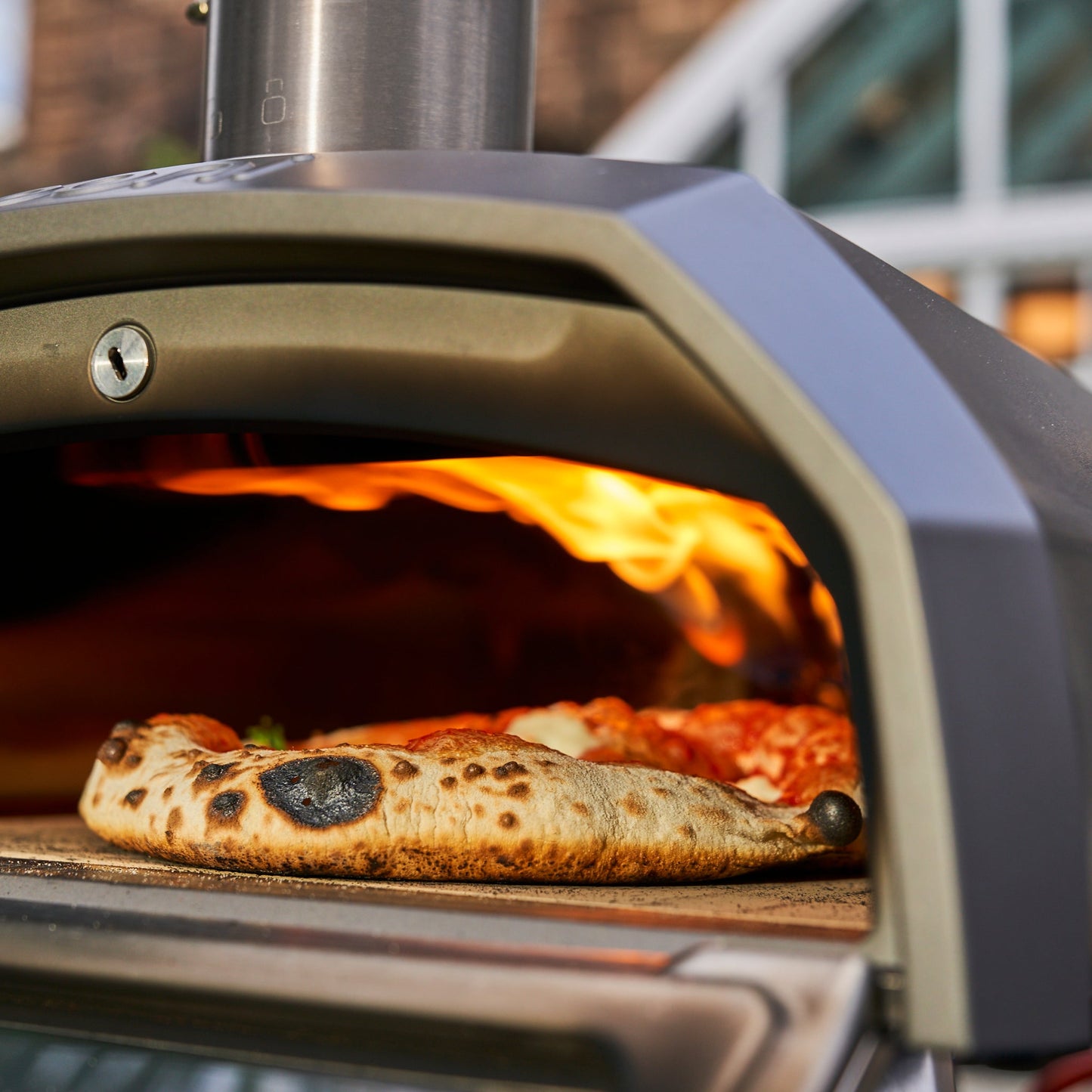 Ooni™ Karu 12G Multi-Fuel Pizza Oven [Hybrid-Capable]