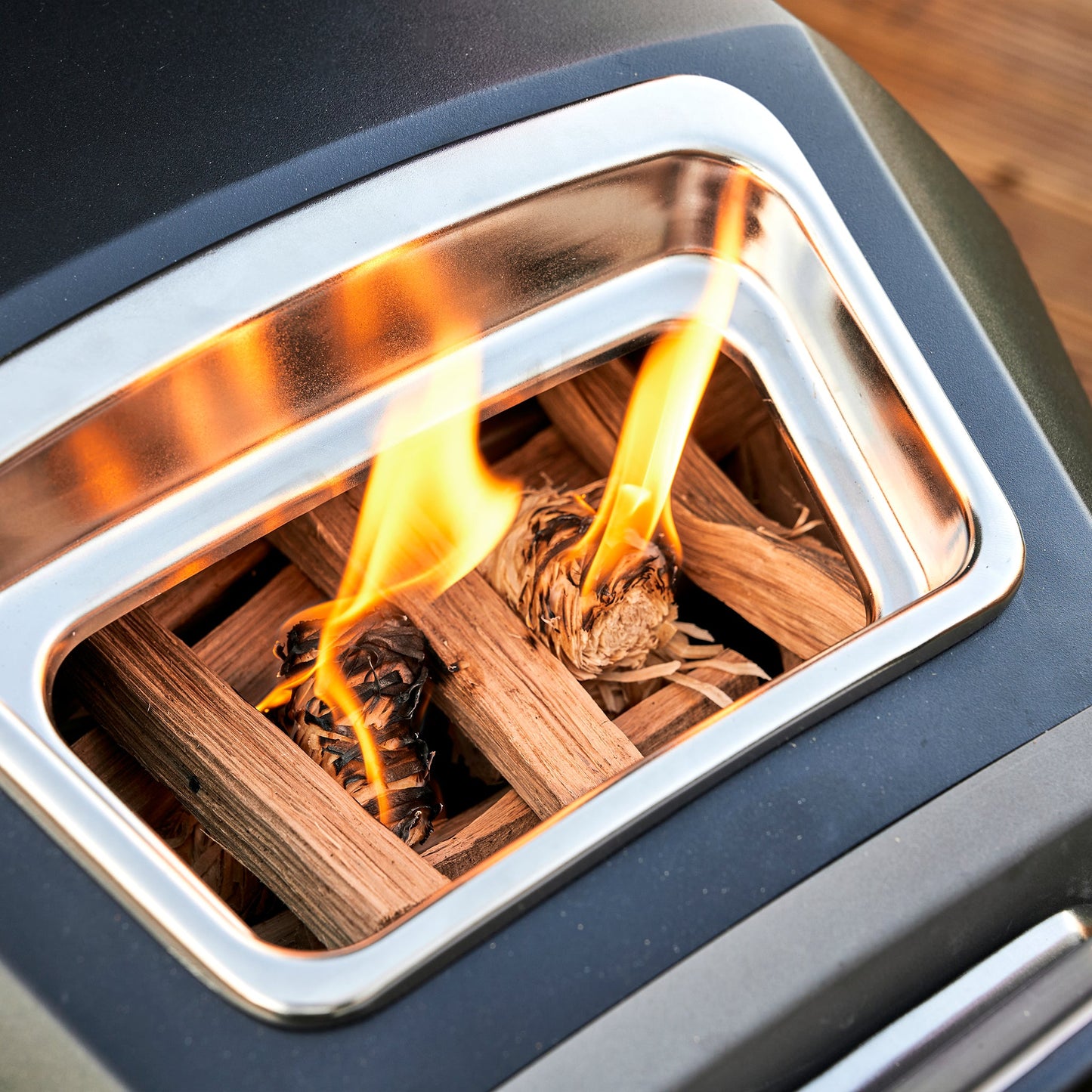 Ooni™ Karu 12G Multi-Fuel Pizza Oven [Hybrid-Capable]