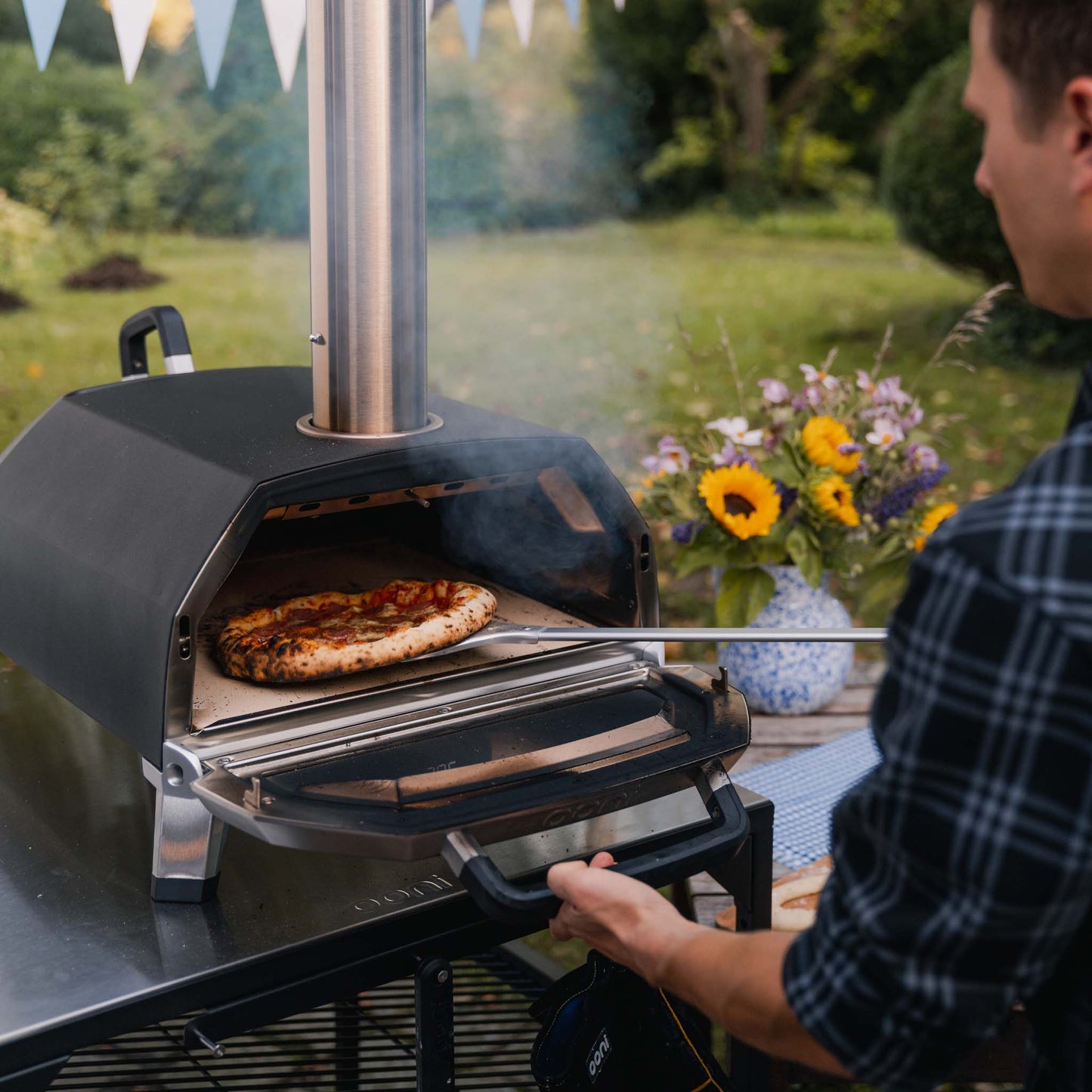 Ooni™ Karu 16 Multi-Fuel Pizza Oven [Hybrid-Capable]