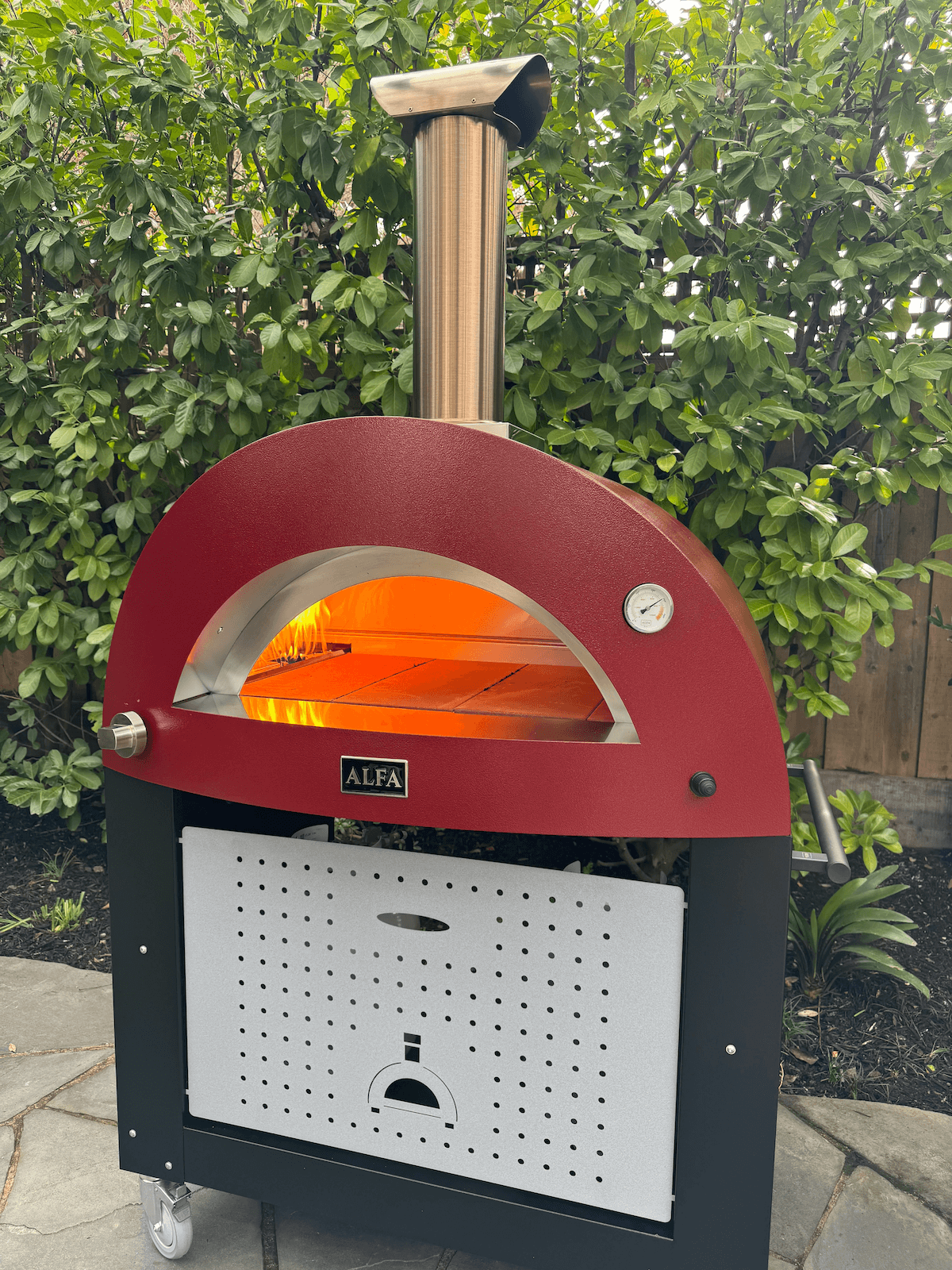 Moderno 3 Pizze in Red Fired Up and Ready to Cook Pizza