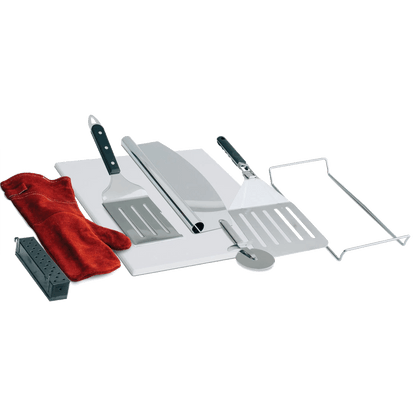 Image showing all eight pieces included in the SUMMERSET pizza cooking accessories kit